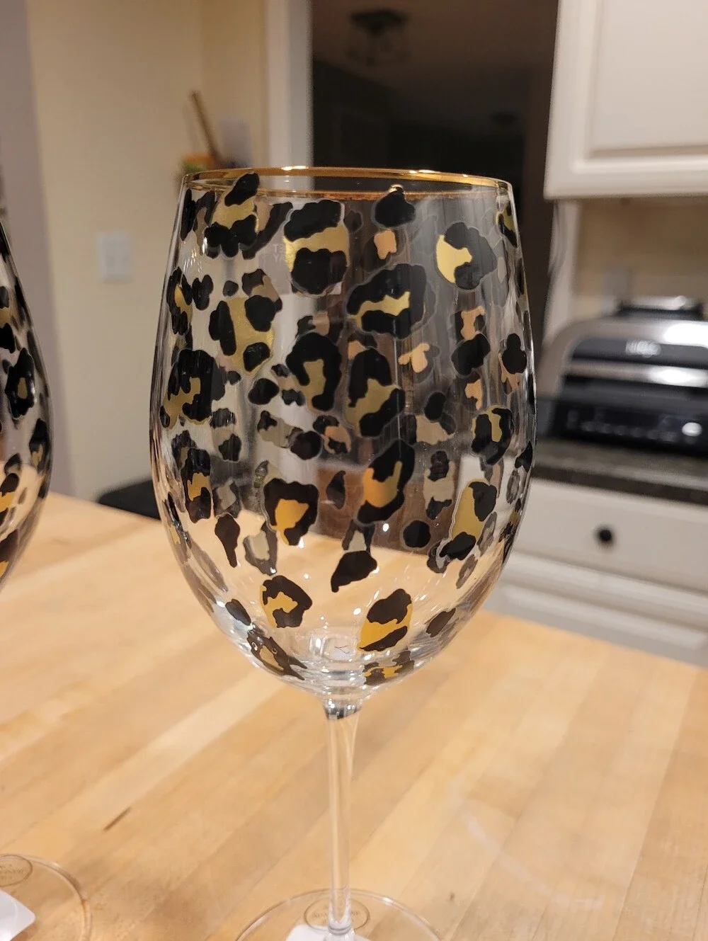 NEW Gourmet Everyday Leopard Print Wine Glass Set – Gold & Black Pattern